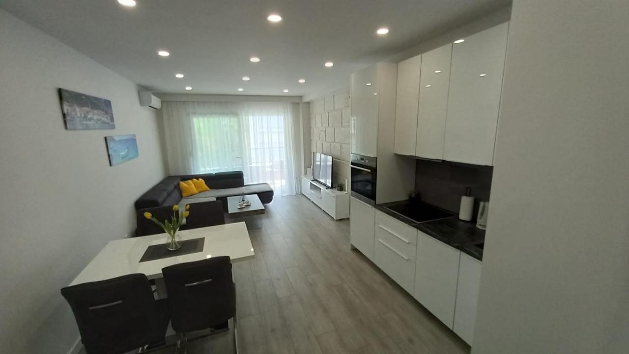 Lux Apartman Antonija Makarska Luaran gambar